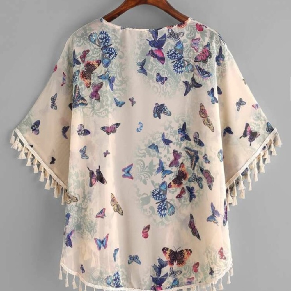 🦋Sale 🦋New Kimono - Picture 2 of 5